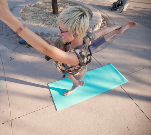 Babywearing fitness - babywearing yoga